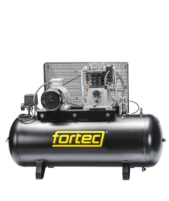 Fortec® AIR-200/440 Kolbenkompressor, 200 l stationär - Keilriemenantrieb - Wasserabscheider - Ansaugleistung 440 l/min - Druck 15 bar - Leistung 3000 W - 400 V