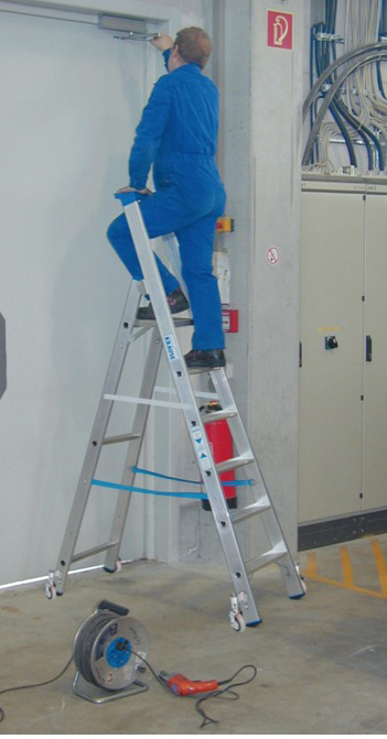 Stabilo® Professional Stufen-StehLeiter, fahrbar - Alu - Arbeitshöhe 4.80 m - 1 x 12 Stufen – Bild 5